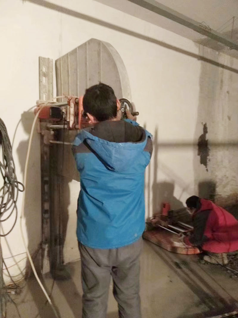 混凝土靜力切除施工